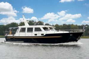Motoryacht Bravoure 40 ab Brandenburg