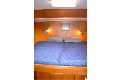 Motoryacht-mieten-Holland-Advantage42-D-79SchlafkabineBug