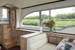 Salon-Linssen-Motoryacht-Analoisia-Südholland