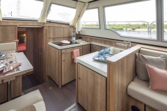 Salon-Linssen-Motoryacht-Analoisia-Südholland2