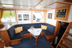 Motoryacht-Antoinette-Holland-Salon1