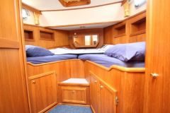 Motoryacht-Antoinette-Holland-Schlafkabine-Bug