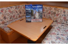 Dinette-Motoryacht-Blueflower