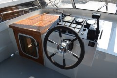 Steuerstand-Motoryacht-Blueflower