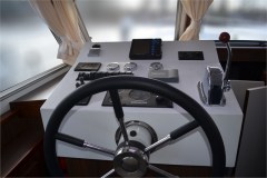 Steuerstand Motoryacht Bravoure 40 Brandenburg