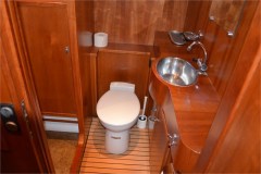 Nasszelle-Heck-Motoryacht-Classicline1300D39