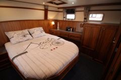 Motoryacht-Helena-Holland-Schlafkabine-Heck