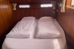 Schlafkabine-Heck-Motoryacht-Impression-42-Holland-aqua-tours