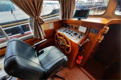 1_Steuerstand-Motoryacht-Martje-Holland1