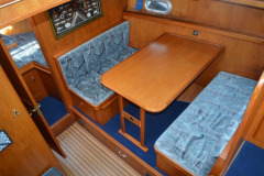 Dinette-Motoryacht-Merel-Suedholland