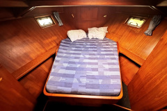 Schlafkabine-Bug-Motoryacht-Nancy-Holland
