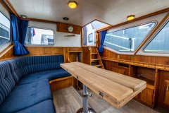 Salon-Motoryacht-Olivia-Holland1