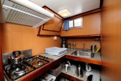 Kueche-Motoryacht-Olympiasuperkreuzer-Warmond-Holland