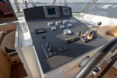 Steuerstand-Motoryacht-Pieton1