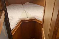 Schlafkabine-Bug-Motoryacht-Seerose-Holland