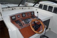 Steuerstand-Motoryacht-Surrender-Holland