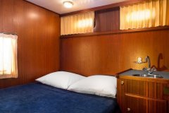 Schlafkabine-Heck-Motoryacht-Tango-Holland