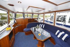 Motoryacht-Victoria-Holland-Salon1