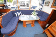 Motoryacht-Victoria-Holland-Salon2