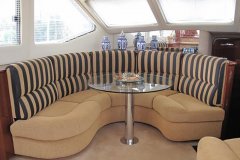 Motoryacht-mieten-Holland-Salon-Victoria2