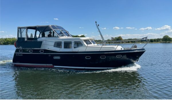 Motoryacht Advantage 38 D 88 mieten