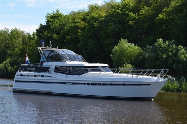 Motoryacht Surrender Holland