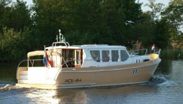Motoryacht Olympia 34 Warmond Südholland