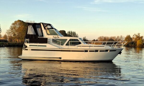 Motoryacht Capella Holland